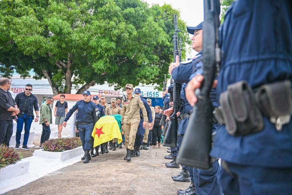 Ex-governador Flaviano Melo é velado no Palácio Rio Branco, no Centro da capital acreana