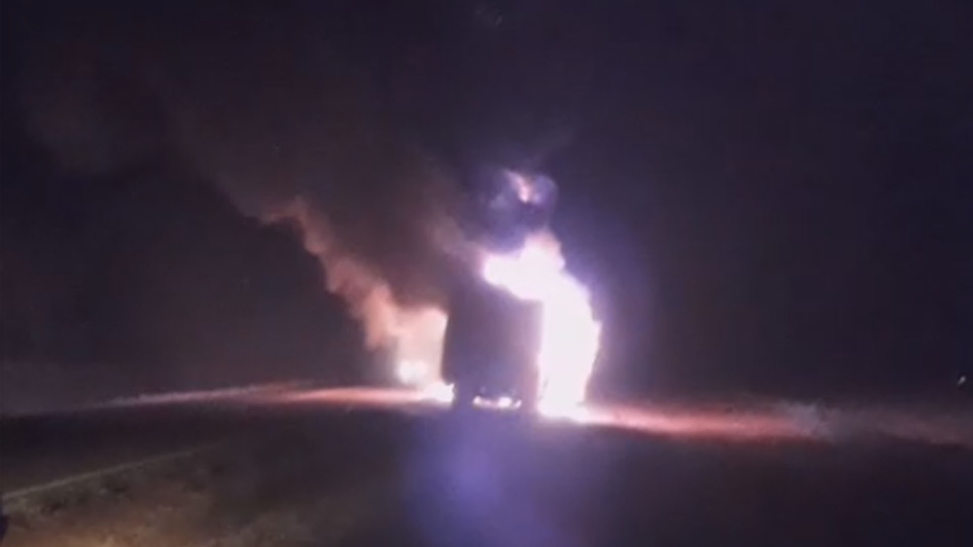 VÍDEO: ônibus com grupo de idosos pega fogo em rodovia vicinal que liga Bálsamo a Mirassolândia