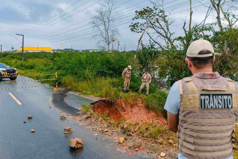 Trecho da SE-270 em Lagarto interditado — Foto: Augusto Oliveira