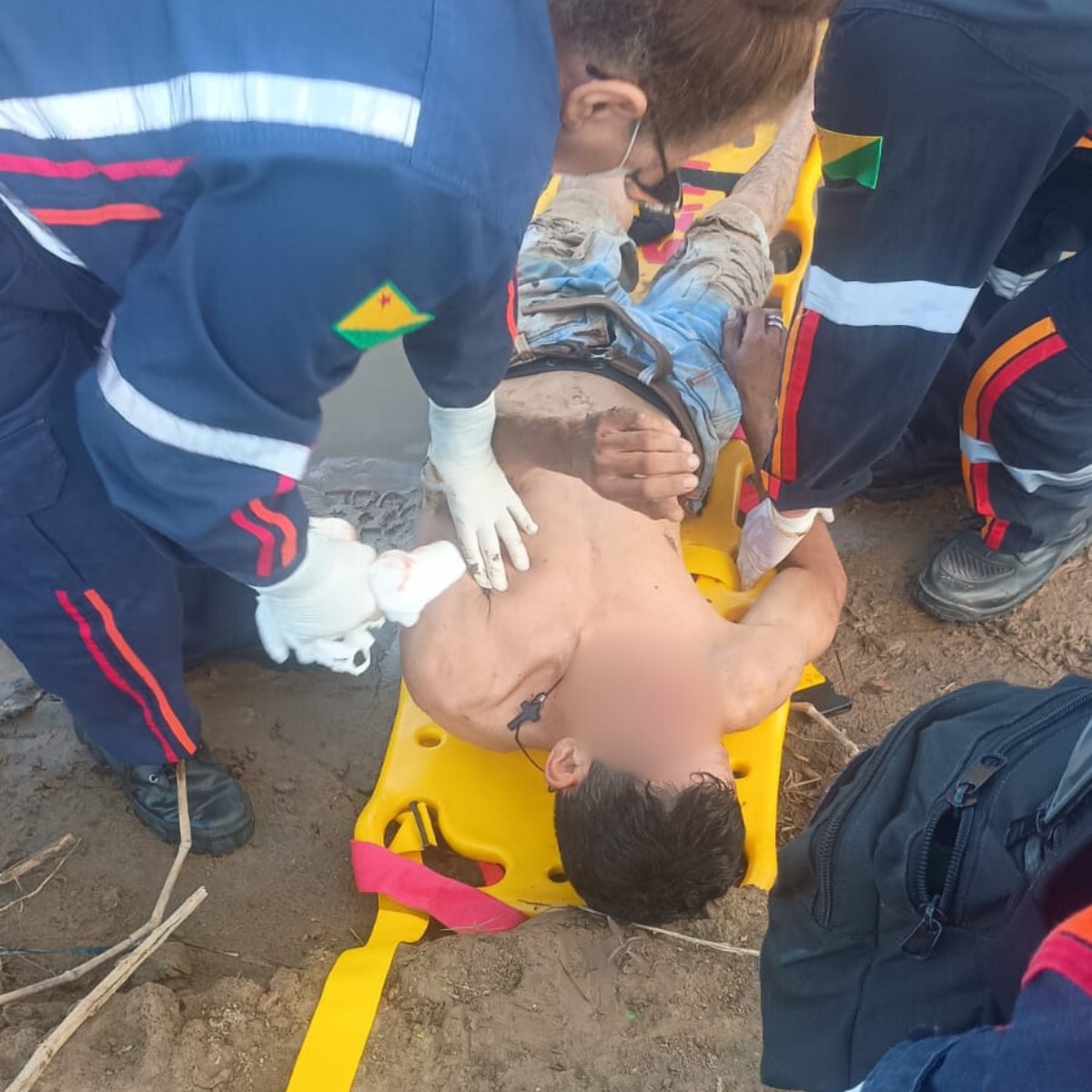 Ferido a tiros, homem pula em rio para escapar de execução e é resgatado no AC
