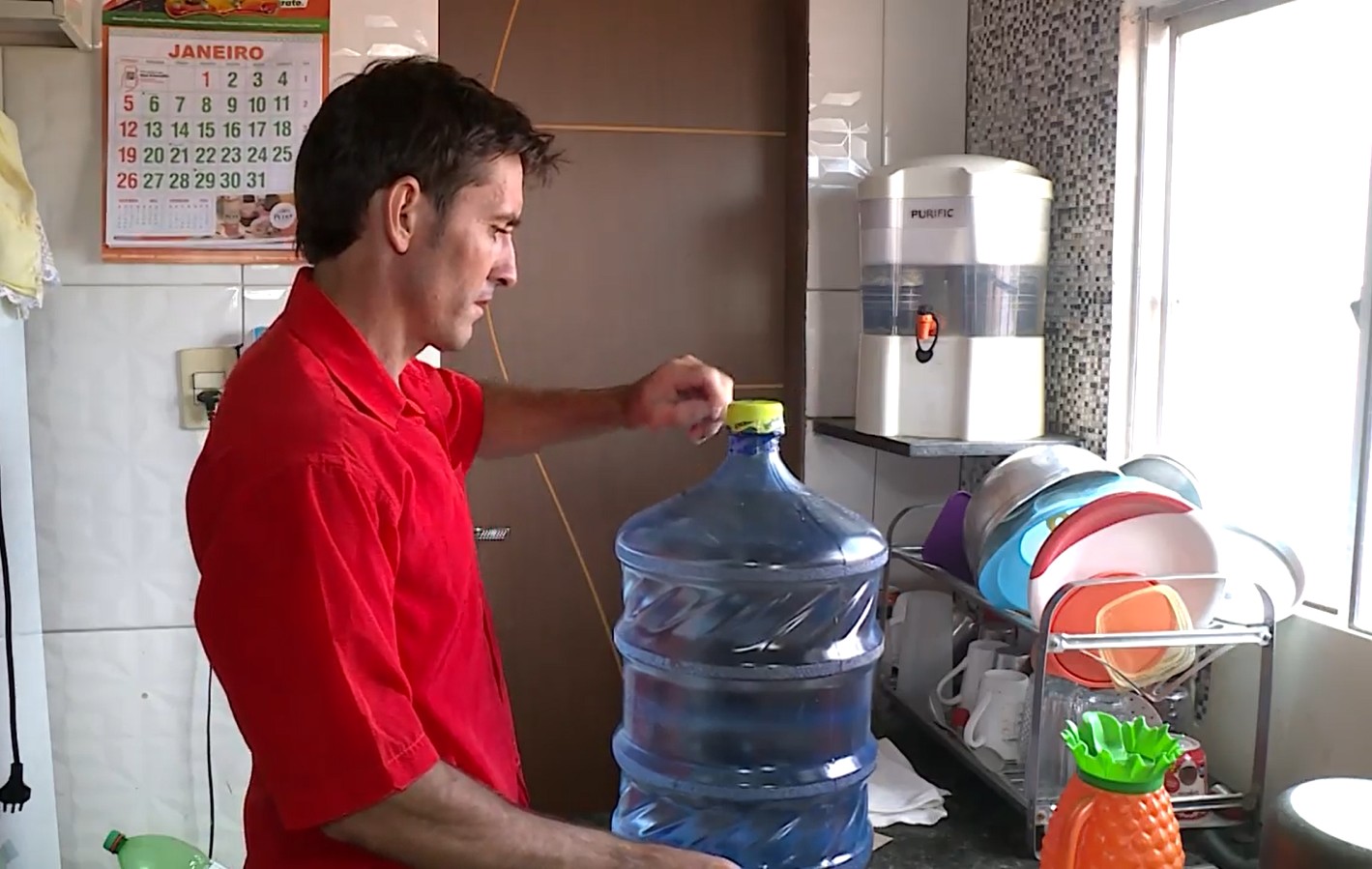 Venda de água mineral dispara em Petrolina em virtude do gosto salobro na água da Compesa