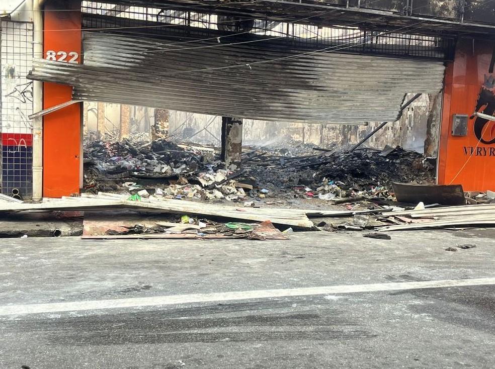 Apesar do incêndio de grandes proporções ninguém ficou ferido. — Foto: João Vitor Rocha/Sistema Verdes Mares