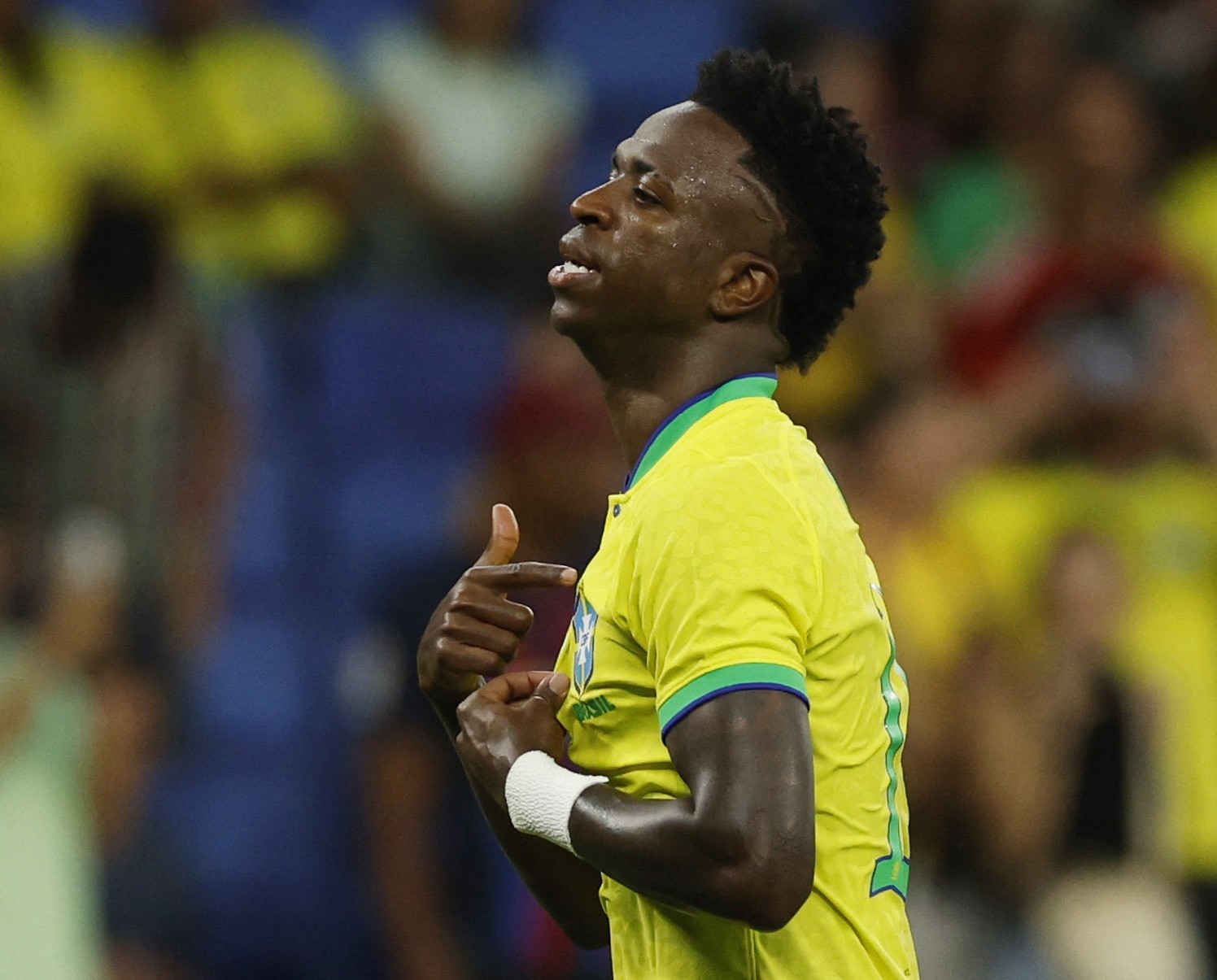 Casa de Vini Jr. em Madri pega fogo