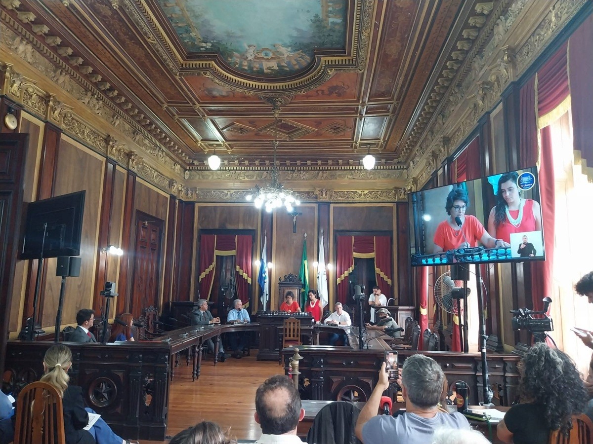 Concessão de água e esgoto vira alvo de ação no TCE e de CPI em Petrópolis