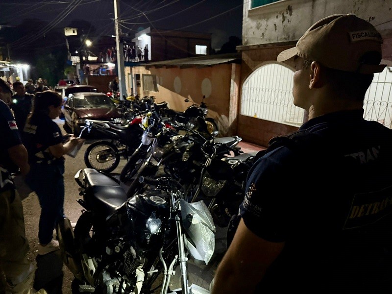 Operação 'Rolezinho' remove 32 motocicletas e 6 carros em Manaus