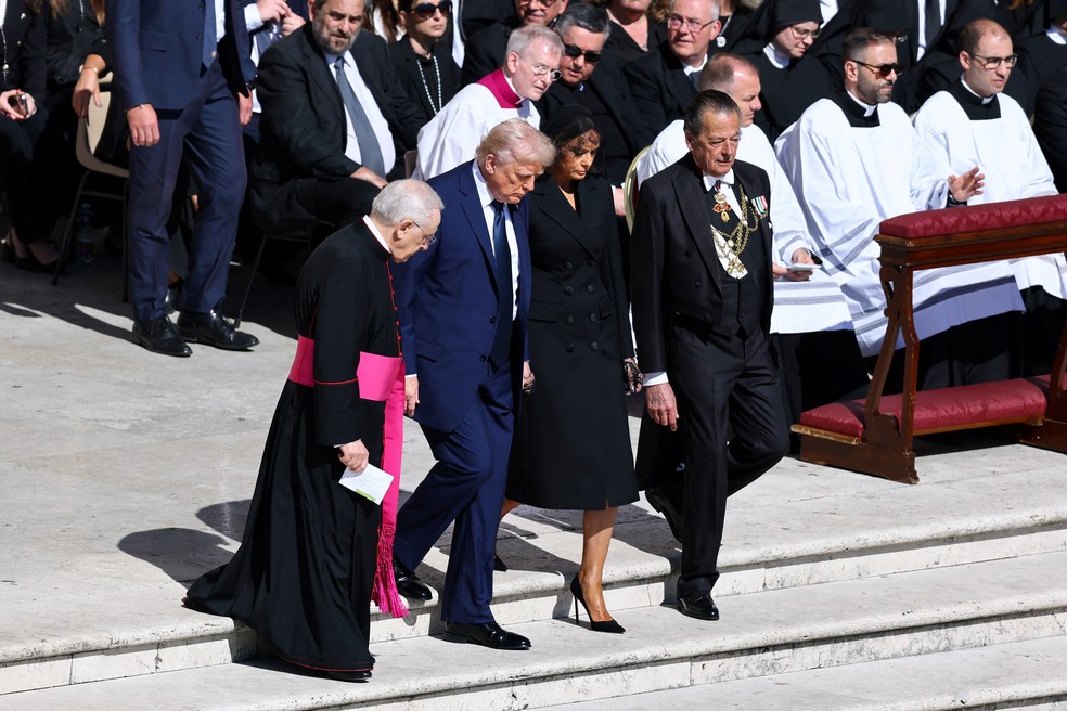 Donald Trump, presidente dos Estados Unidos, chega à missa de funderal do papa Francisco — Foto: REUTERS/Kai Pfaffenbach