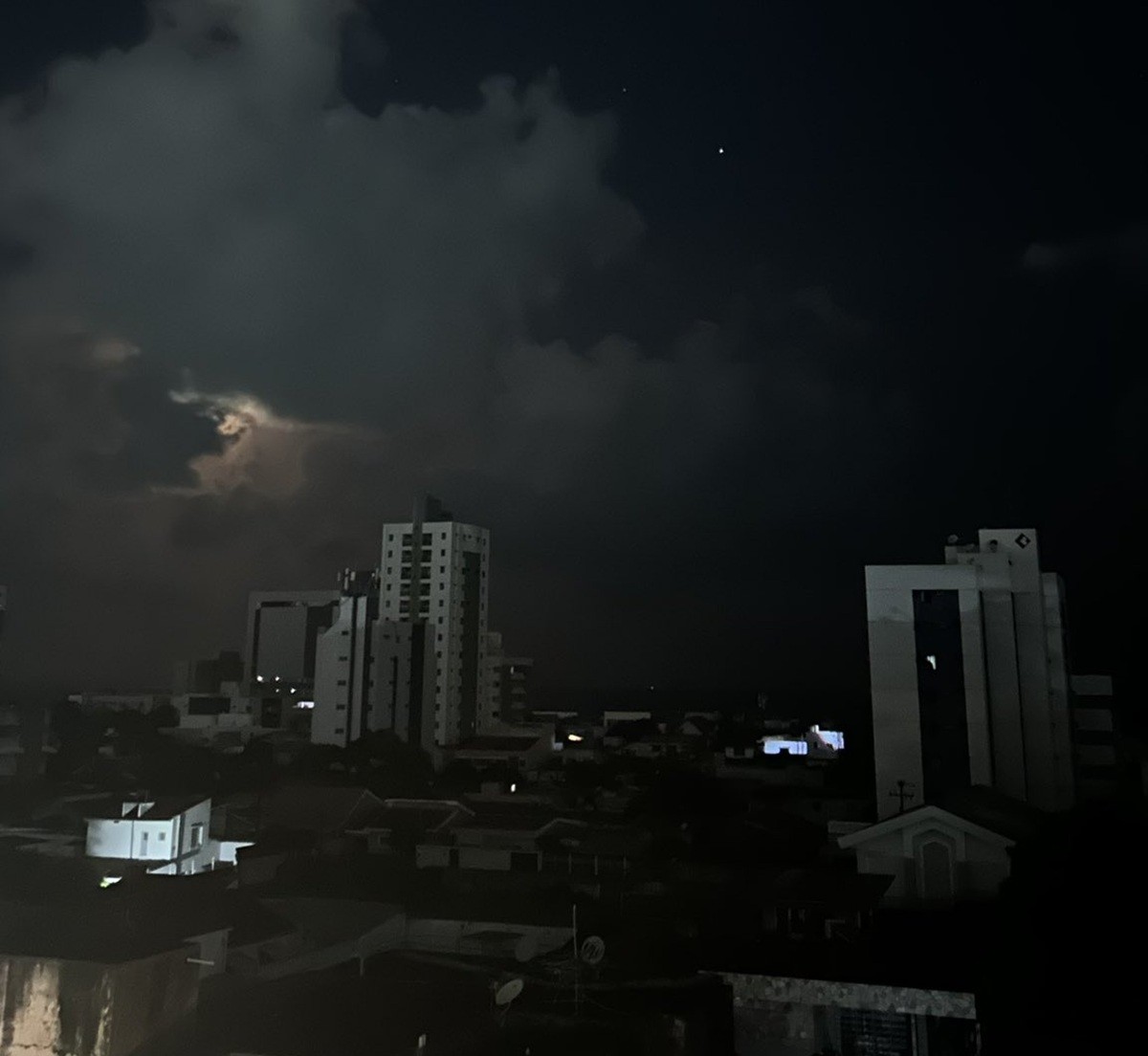 Apagão nacional deixa 600 mil pessoas sem energia em 60 cidades de Pernambuco; confira lista 