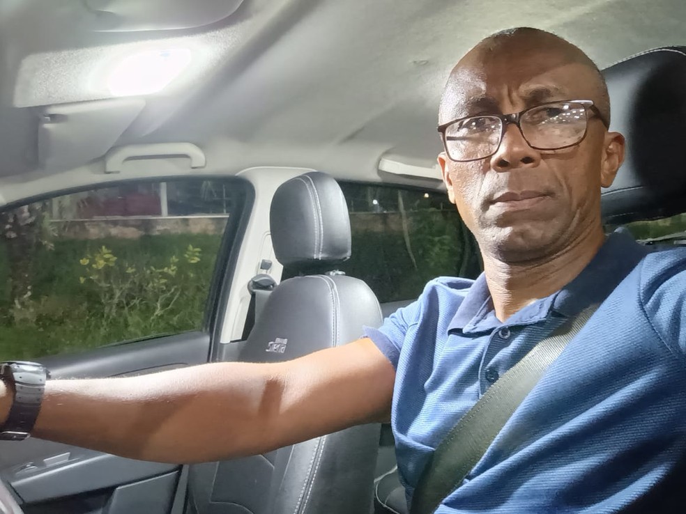 Ubiratan Sales Carvalho, de 54 anos, é motorista por aplicativo em Salvador — Foto: Acervo pessoal