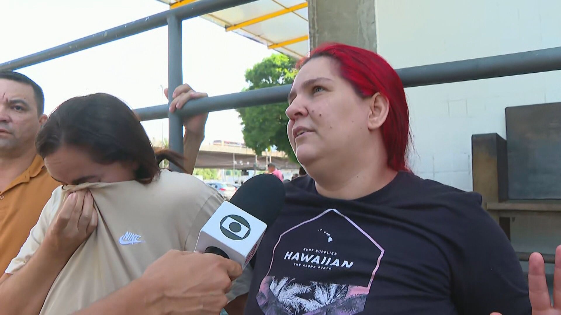 ' Não teve troca de tiros': mulher de homem morto em casa nos Prazeres diz que só PM atirou e que bandidos não tinham feito casal refém