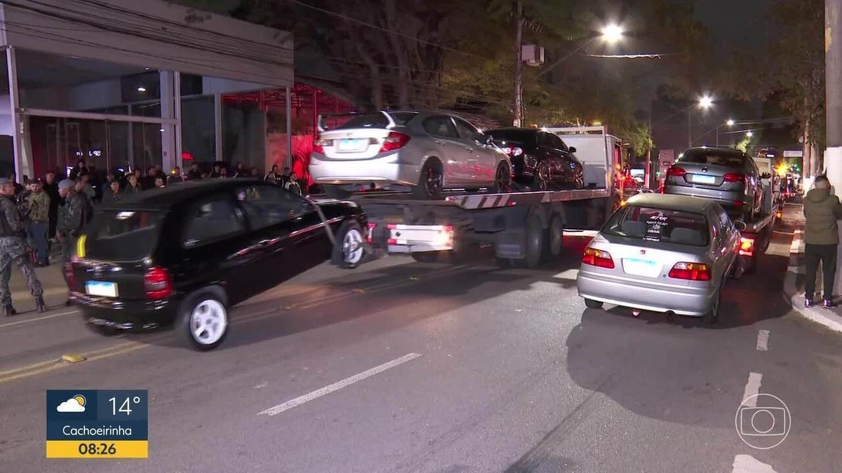 Operação contra 'rachas' apreende 22 carros de luxo e 'tunados' no RJ, Rio  de Janeiro