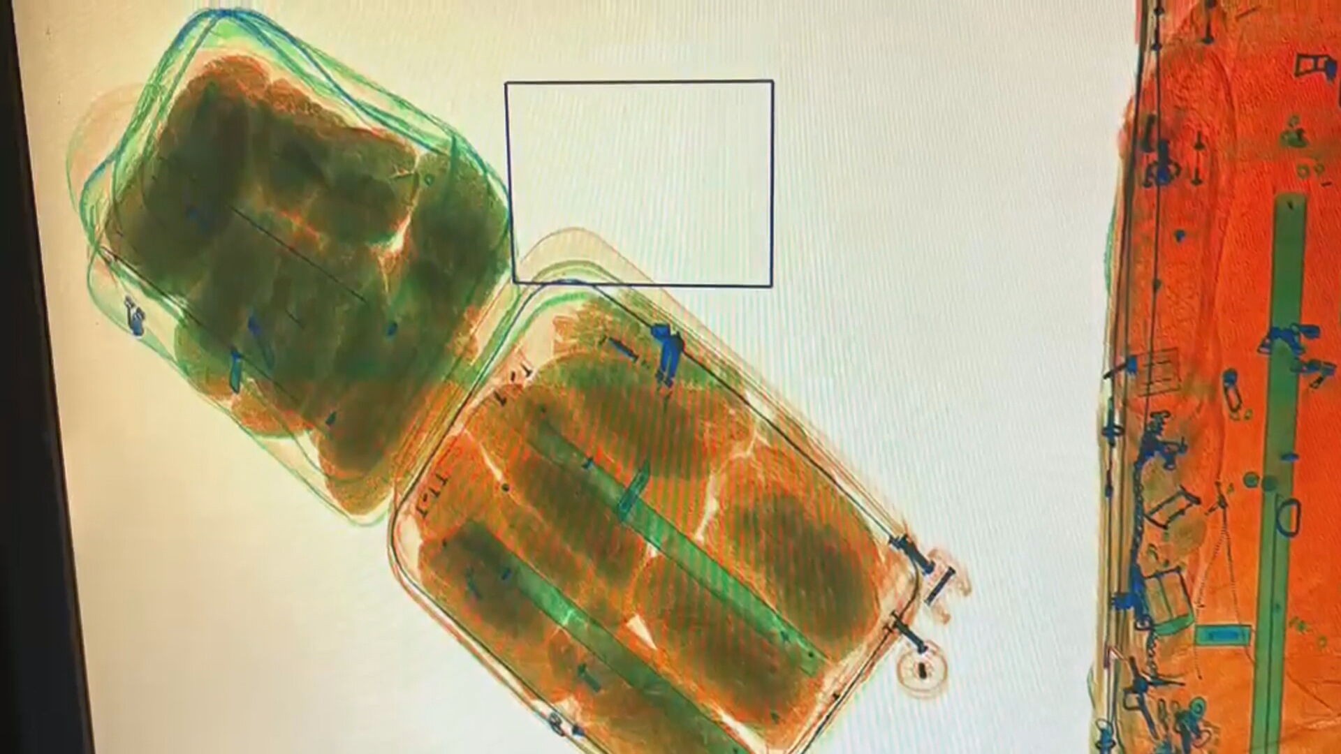 Brasileiro é flagrado com 24 kg de metanfetamina em mala e mochila no Aeroporto de Brasília