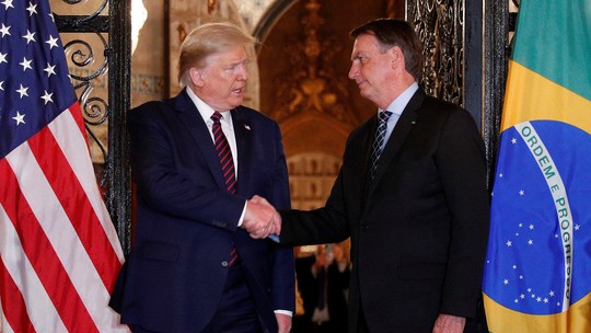Trump faz post em defesa de Bolsonaro e pede para deixarem ex-presidente 'em paz'