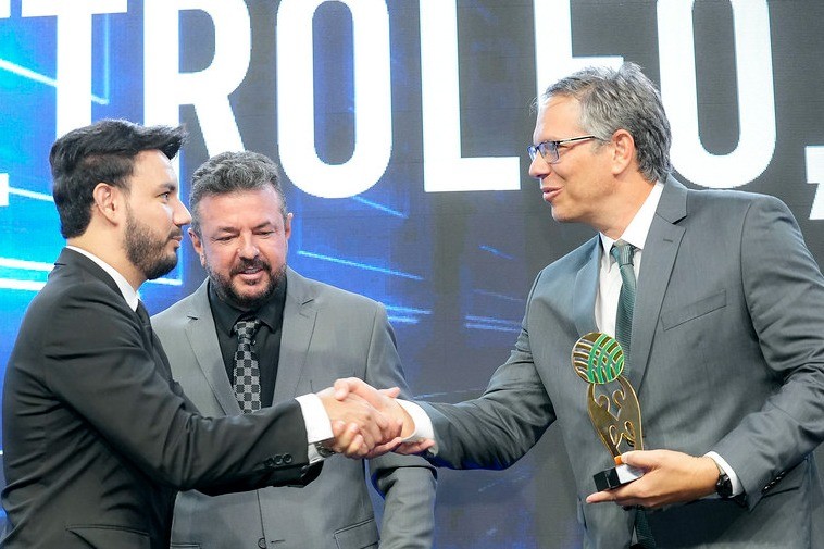 Atem recebe o Prêmio Líderes da Energia 2025 na categoria Petróleo, Óleo & Gás