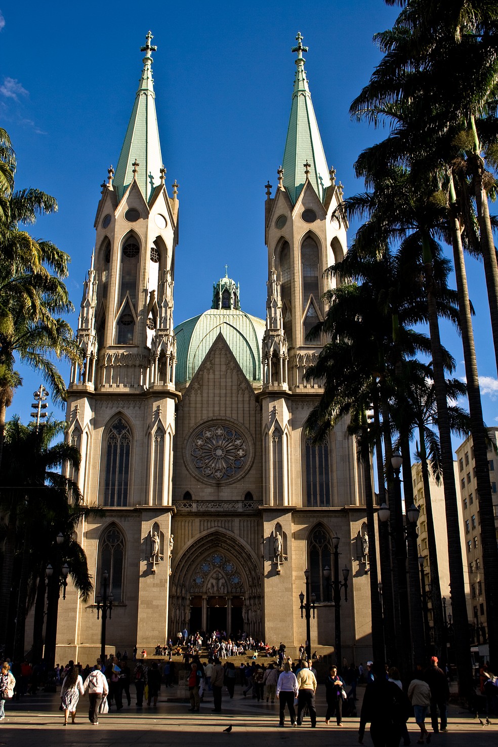 Vista da fachada da Catedral Metropolitana de São Paulo, a Catedral da Sé, na Praça da Sé, região central da capital paulista — Foto: ALF RIBEIRO/AE