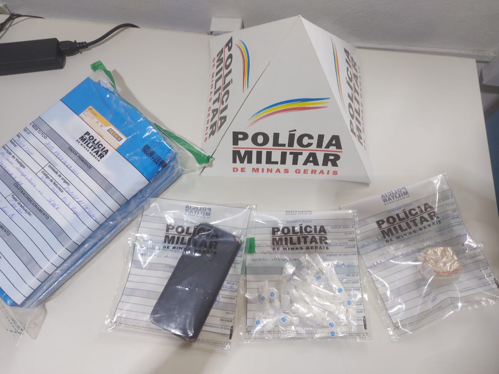 Mulher é presa ao receber drogas pelos Correios em Mendes Pimentel
