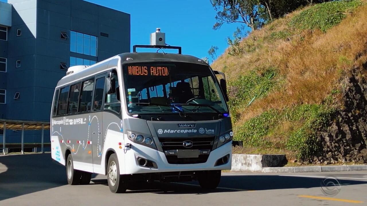 Protótipo de micro-ônibus que funciona sem motorista é apresentado no RS