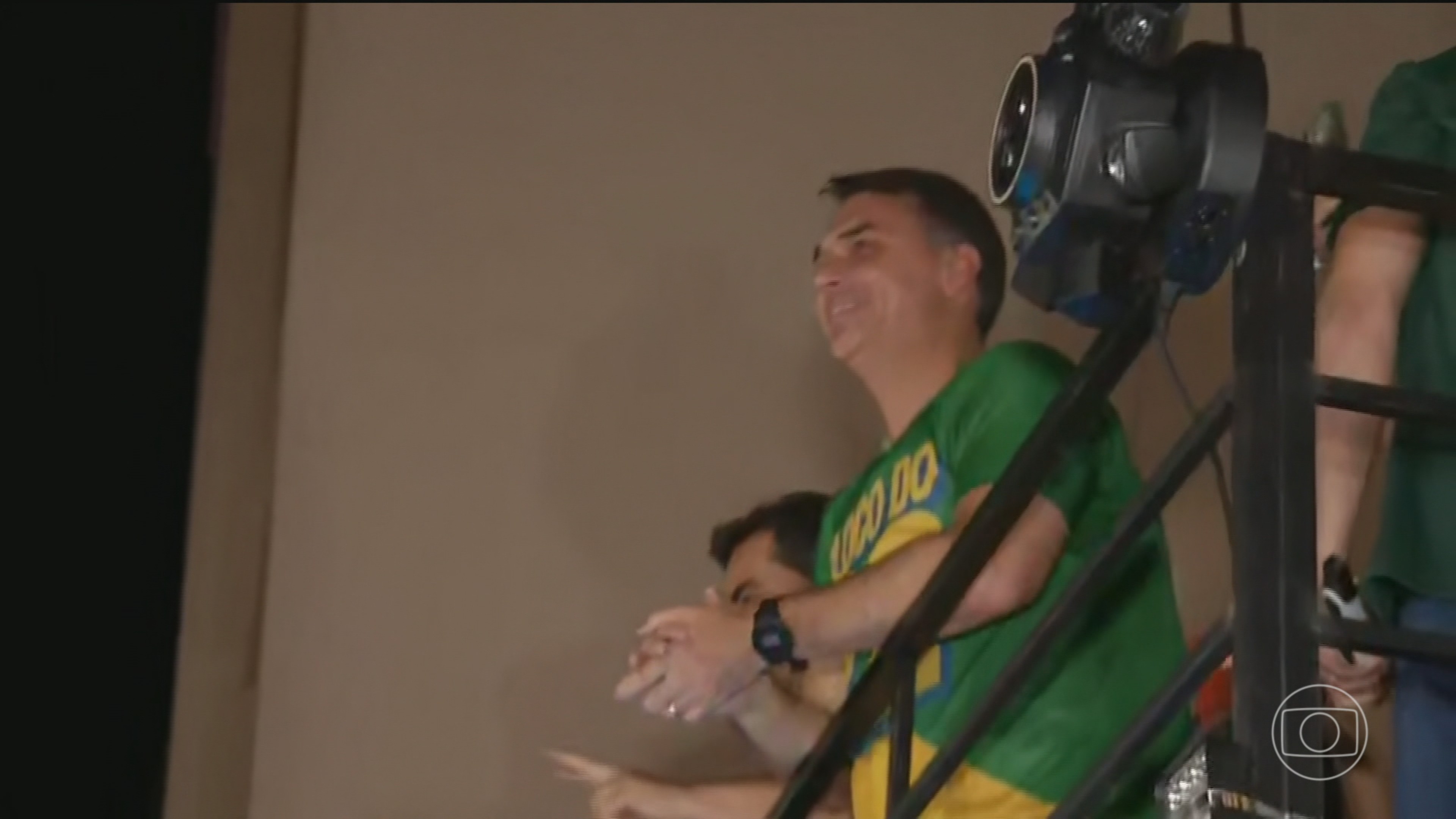 Flávio Bolsonaro, candidato do PL à Presidência, faz campanha no interior de MG