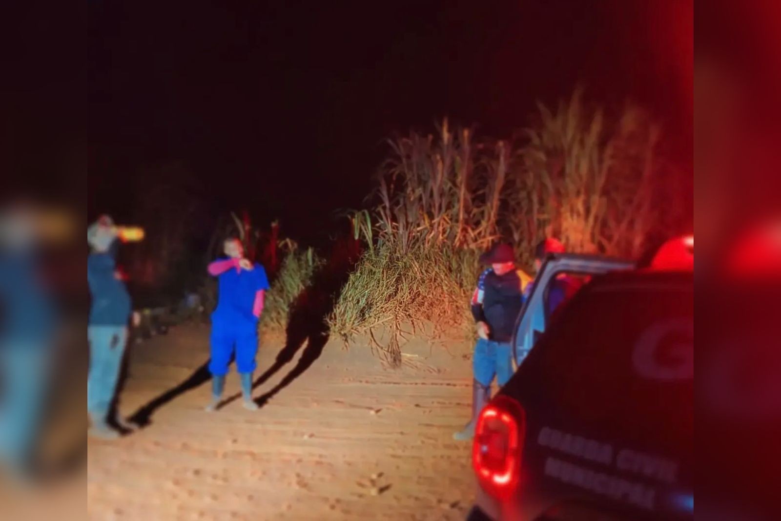 Pescadores são resgatados após percorrerem 40 km em área de mata em Buri