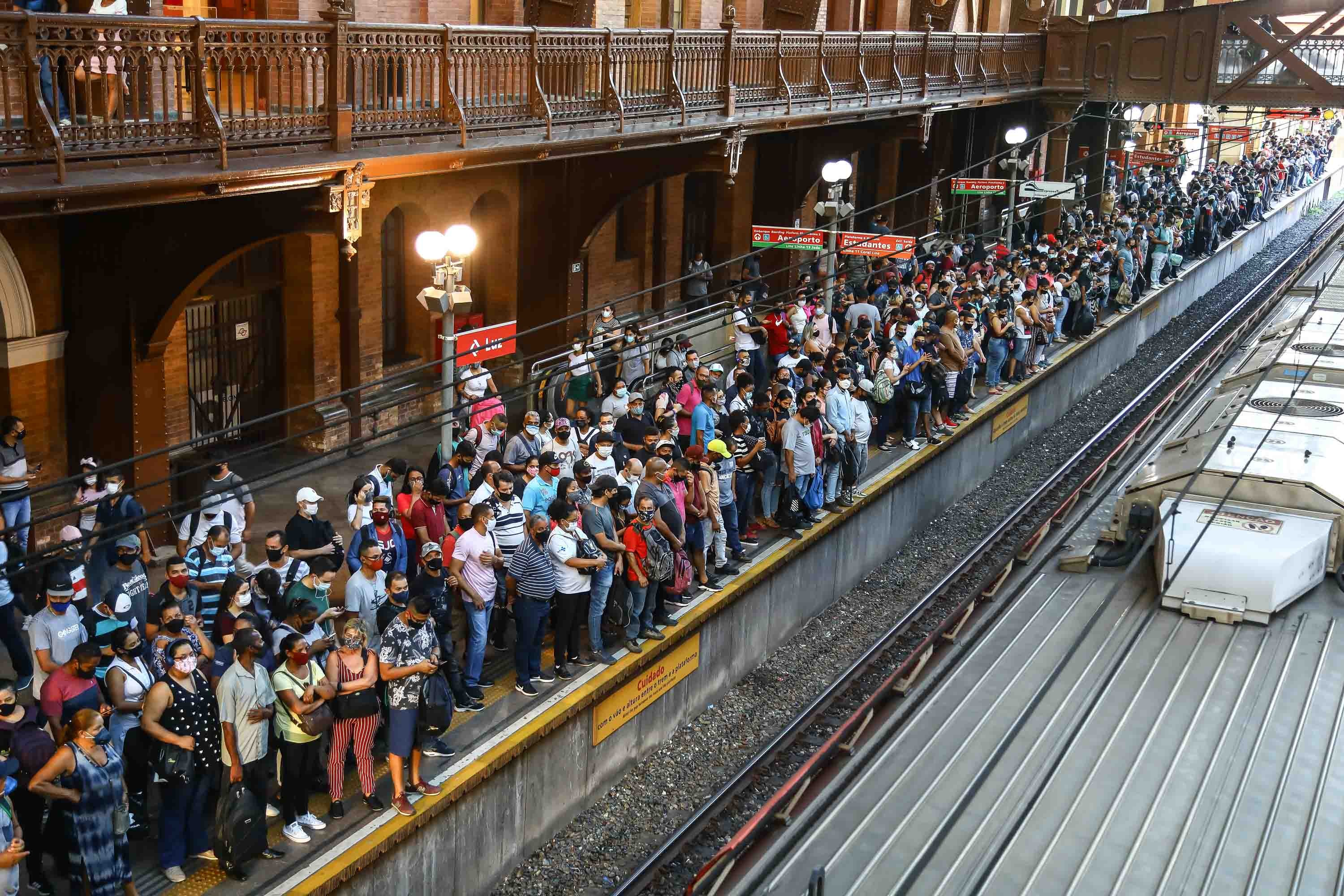 Estação da Luz da CPTM recebe ação com vagas de estágio e aprendizagem na sexta
