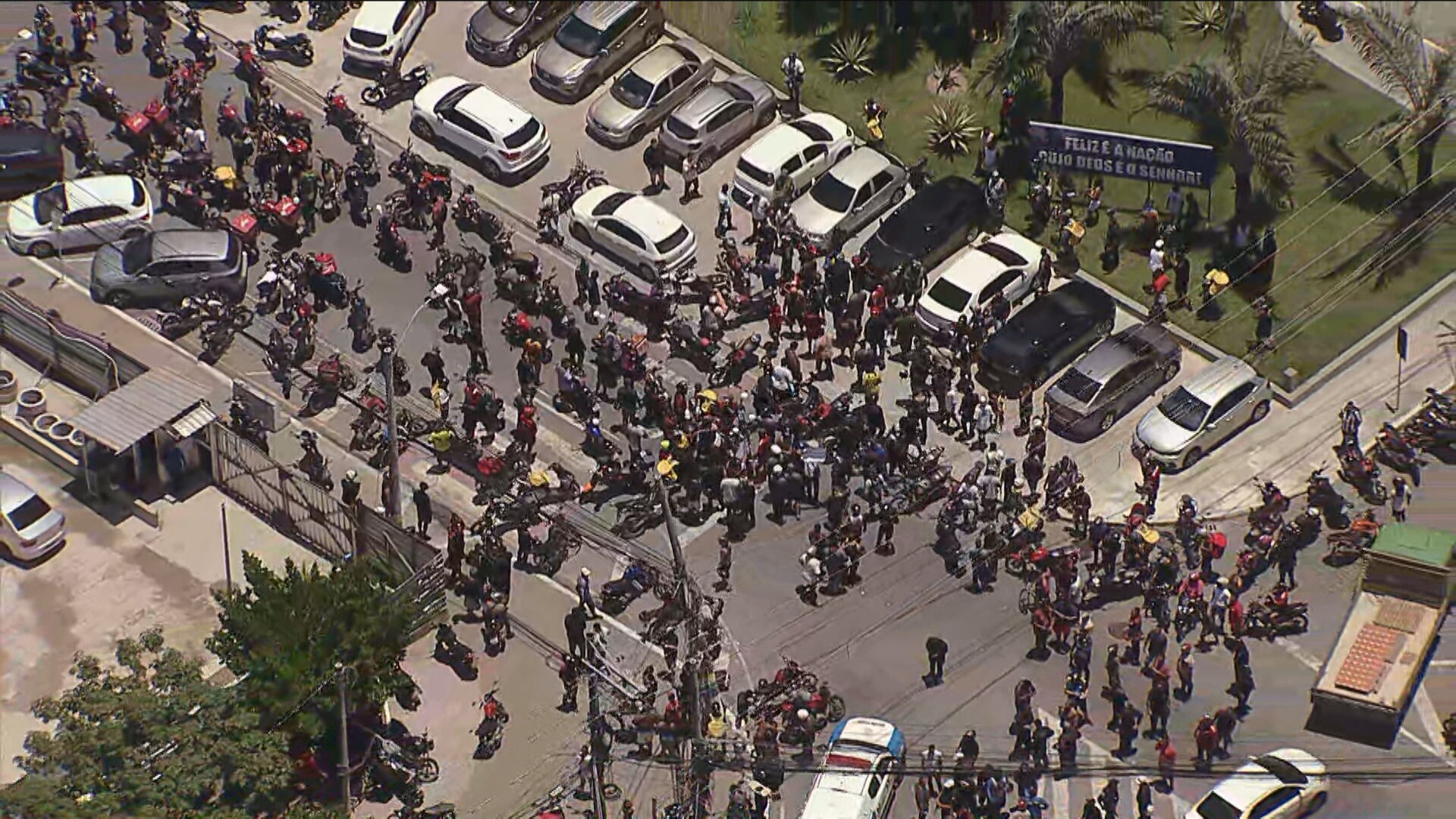 Motoboys fazem buzinaço após 3ª morte em uma semana no RJ: ‘É sangue de trabalhador’