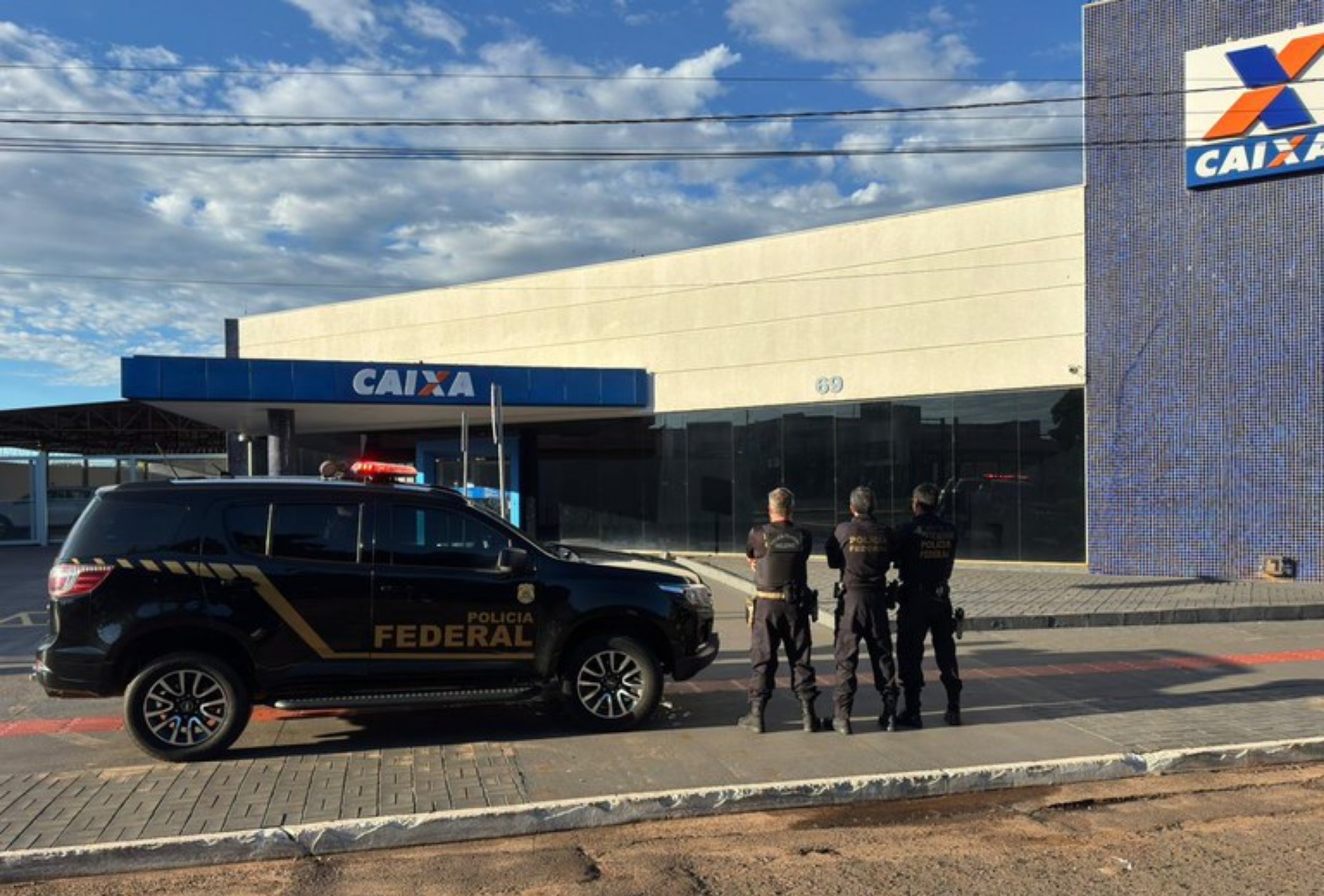 PF descobre esquema que travava cartões e aplicava golpes em agência da Caixa em Campo Grande
