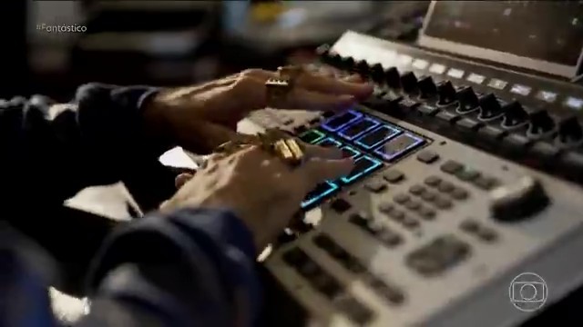 Fantástico exibe trechos da música especial do Brasil para a Copa do Mundo