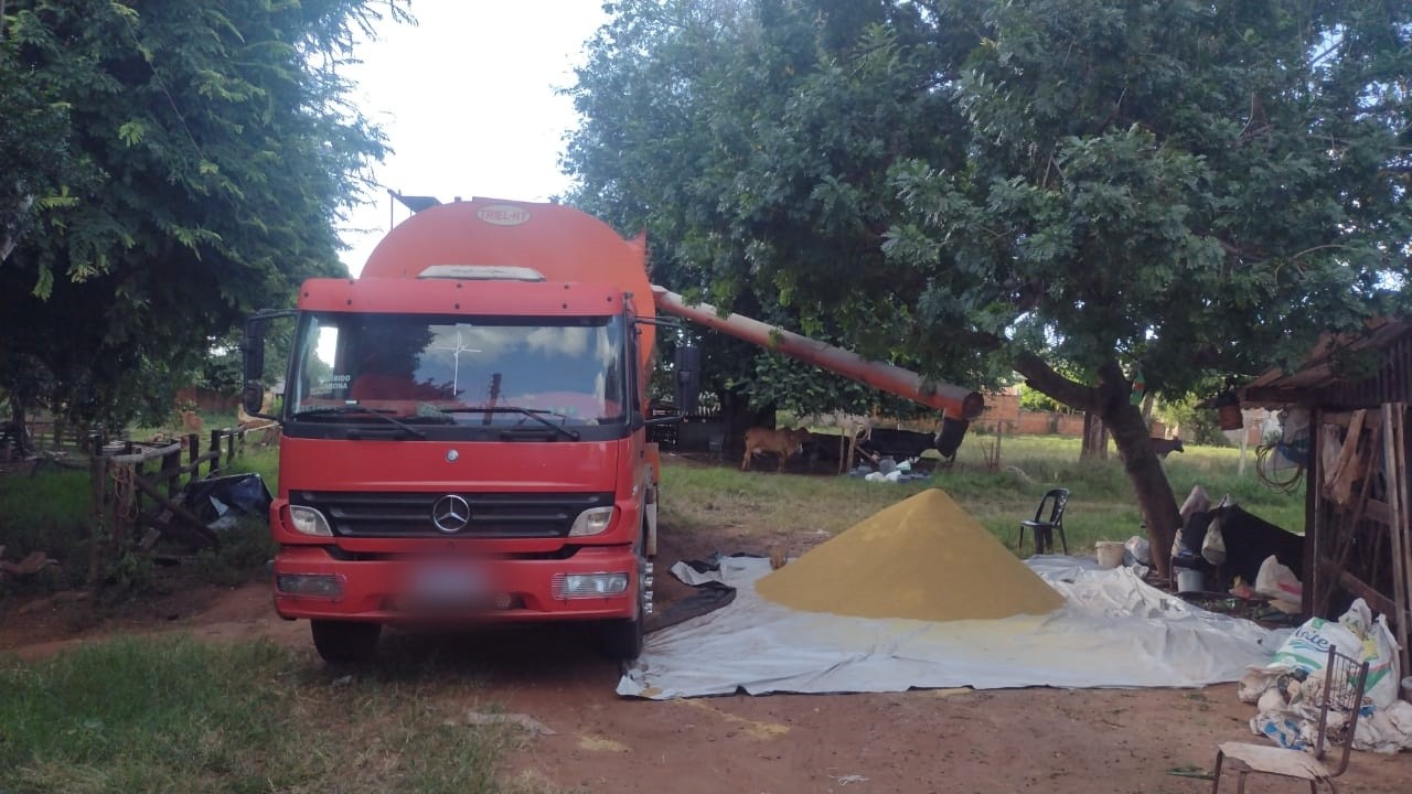 Polícia prende quadrilha suspeita de desviar ração animal de fábrica em Votuporanga