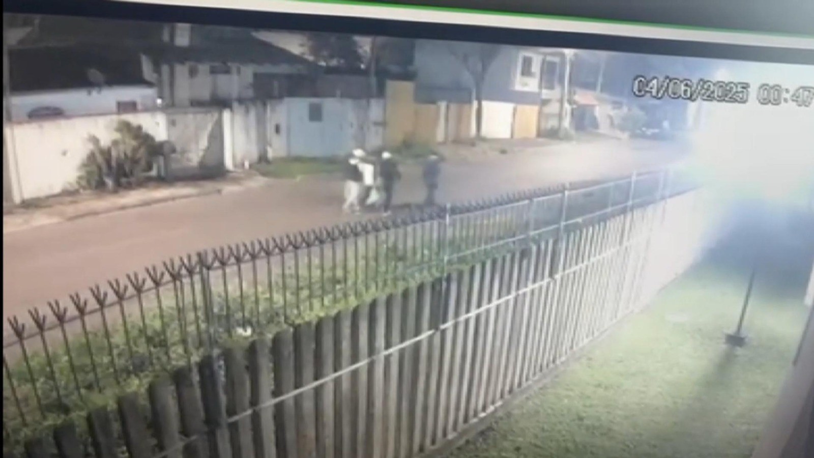 Adolescente é apreendido suspeito de amarrar e jogar motorista de aplicativo em rio de Curitiba