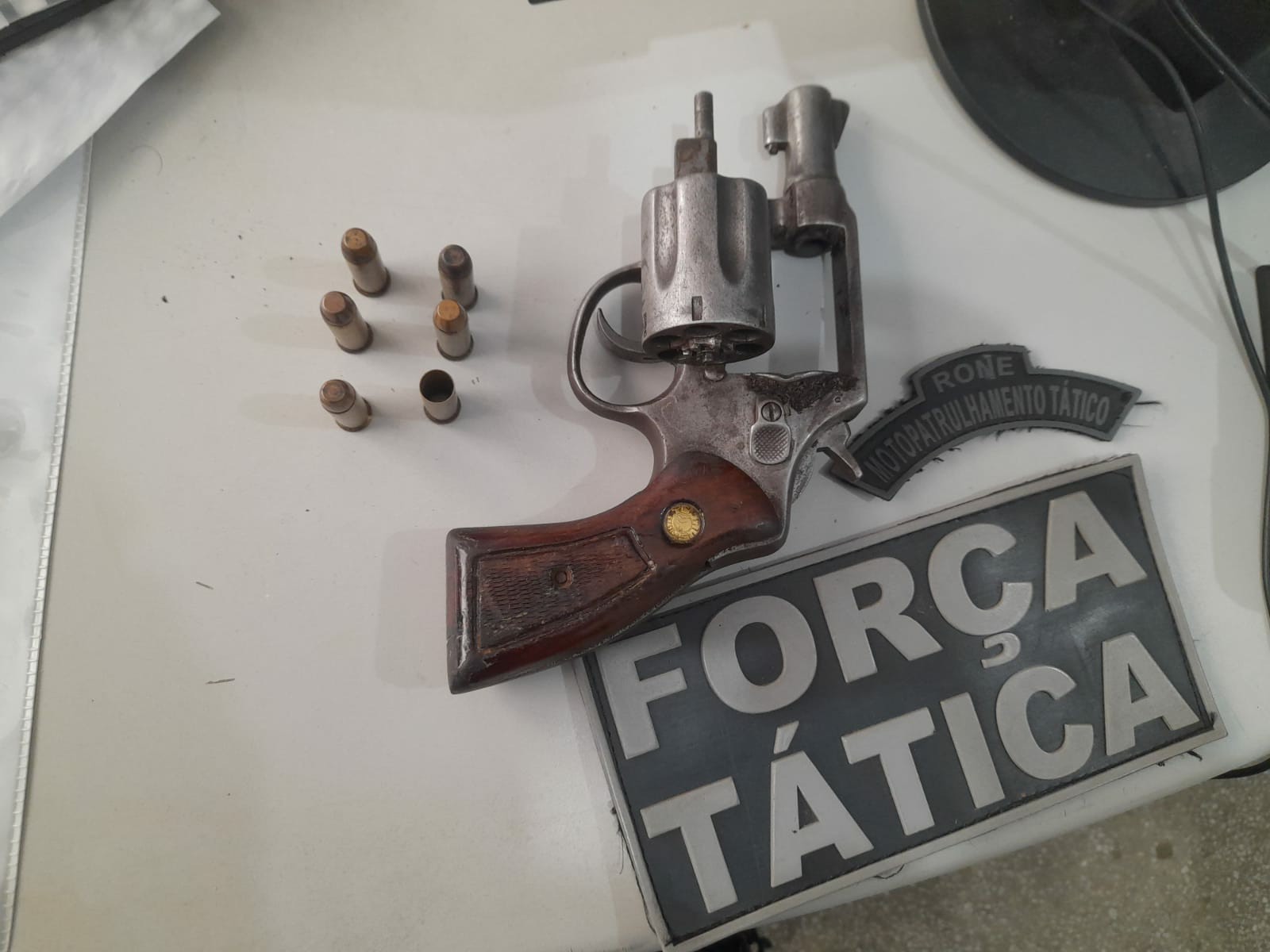 Suspeito De Assalto Morre Após Trocar Tiros Com A Polícia E Homem é