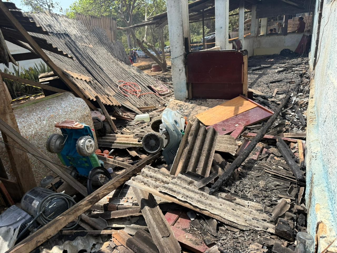 Veja quem são as vítimas de incêndio com uma criança e dois adolescentes mortos em Pedreira