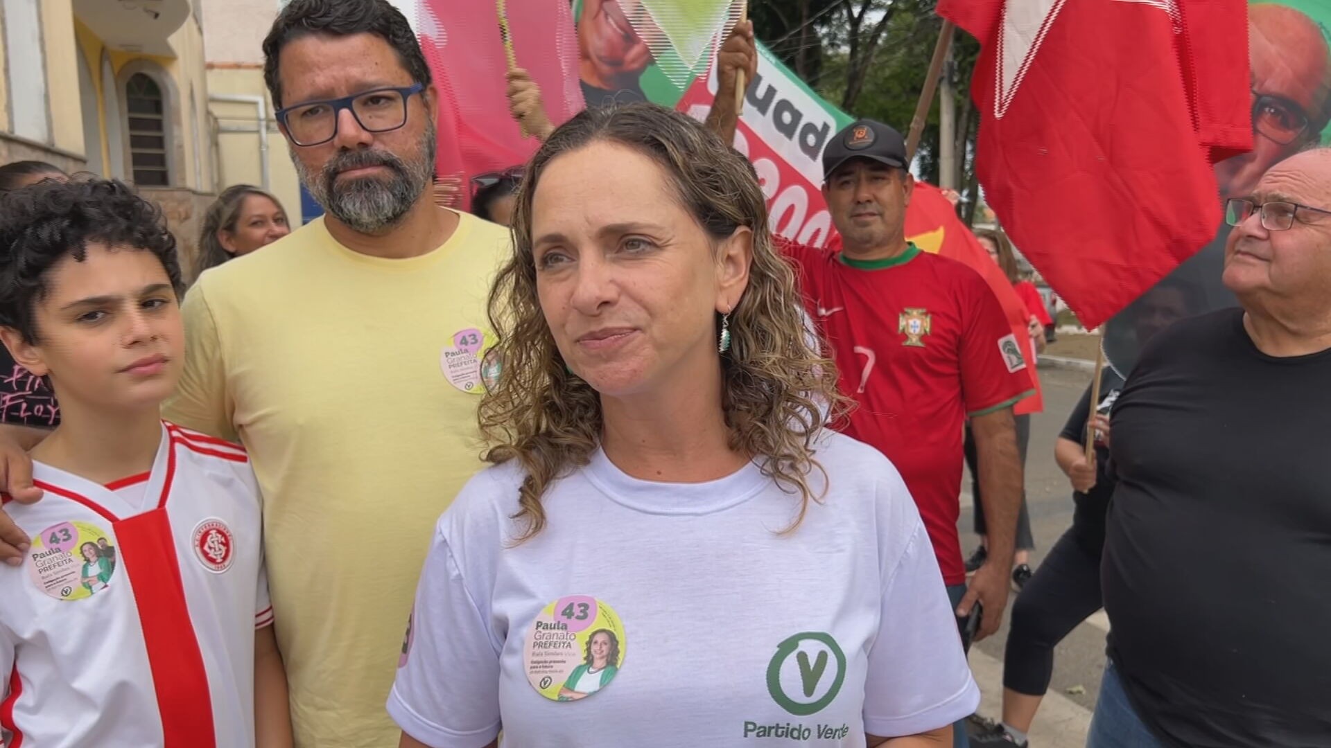 Candidata à Prefeitura de Itapetininga, Paula Granato visita bairros, praça e comércios neste sábado