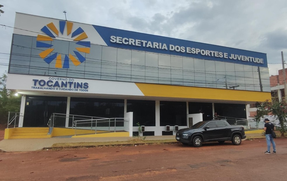 Mandados foram cumpridos na sede da Secretaria dos Esportes e Juventude — Foto: Divulgação