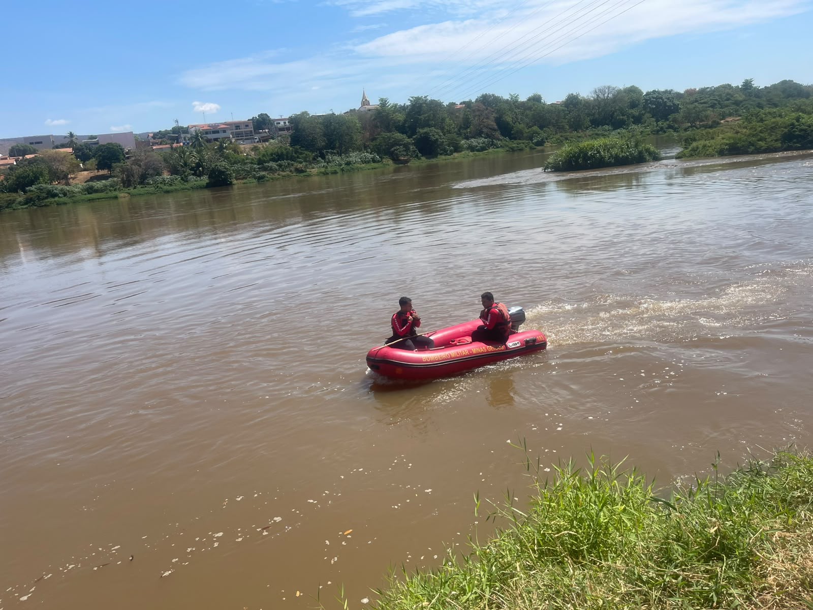 Corpo de jovem desaparecido no Rio Jequitinhonha é encontrado após dois dias de buscas