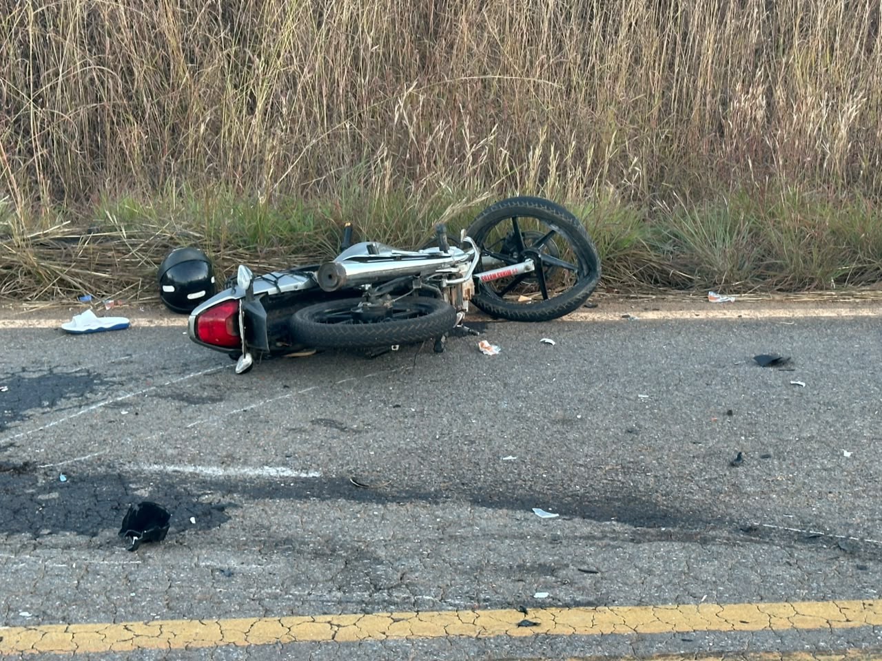 Batida entre motos deixa um morto e feridos na MG-060, em Biquinhas 