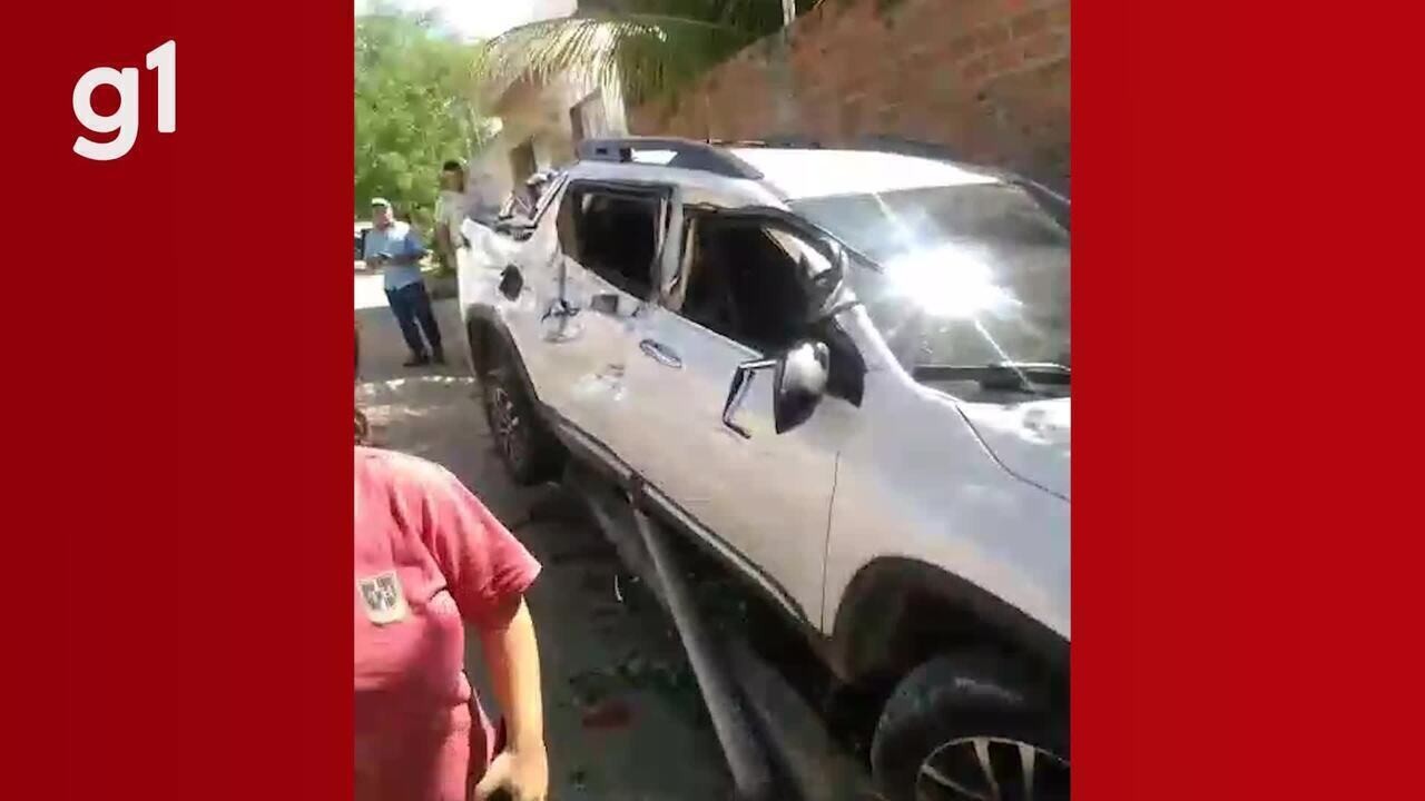 VÍDEO: caminhão perde controle, bate em carro e duas pessoas de moto são atropeladas em Custódia