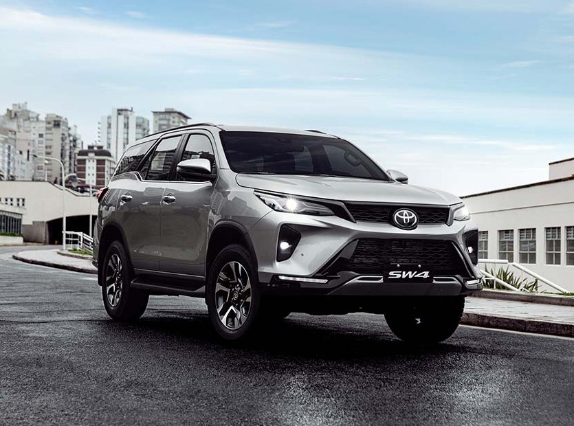Toyota SW4 — Foto: Divulgação / Toyota