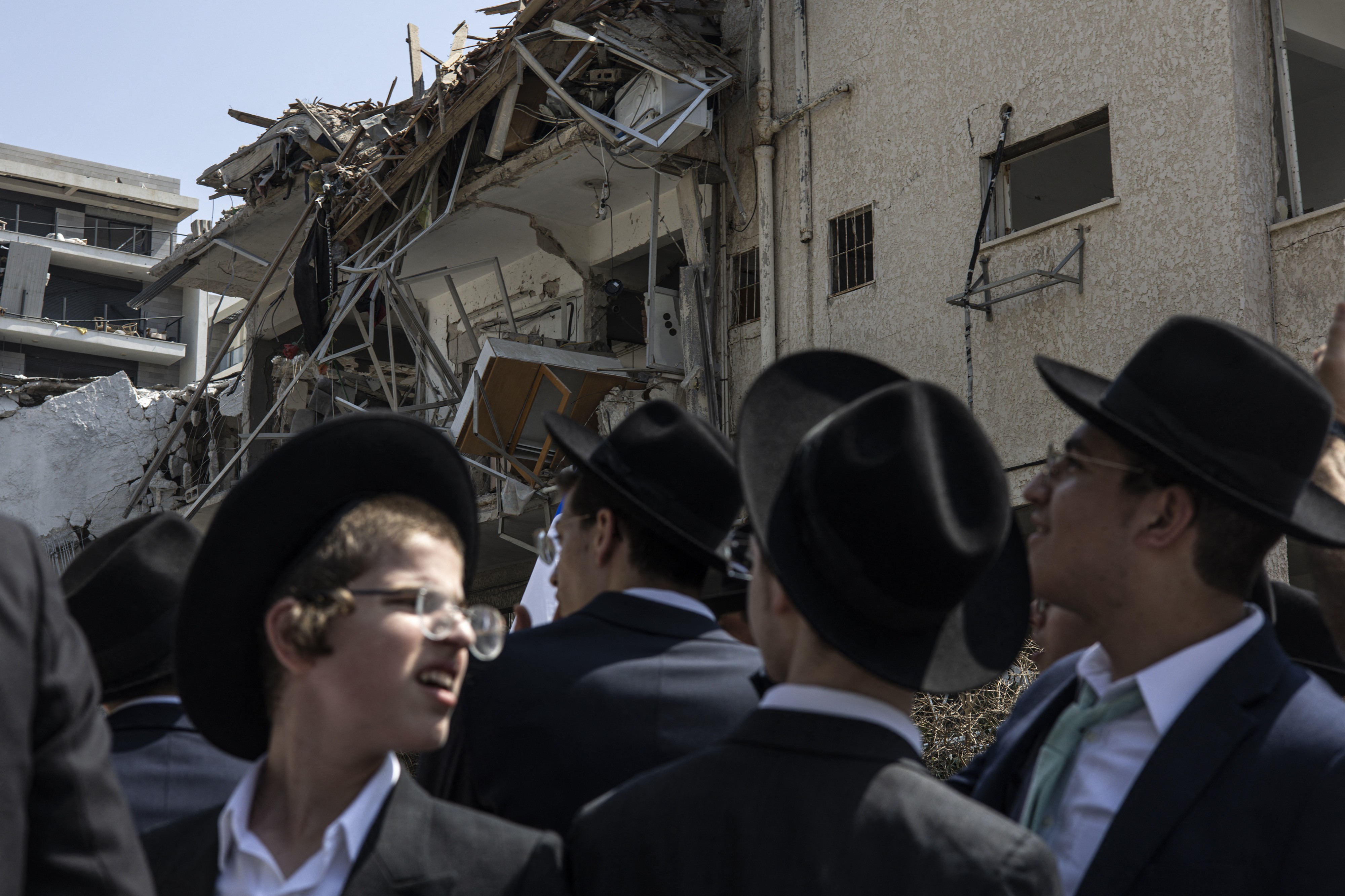 Imagens mostram destruição causada por ataques entre Israel e Irã