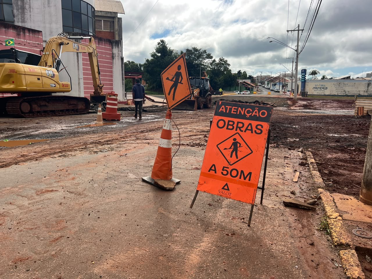 Trecho da Avenida Vital Brasil é interditado para obras de nova rotatória em Botucatu; veja desvios e prazos