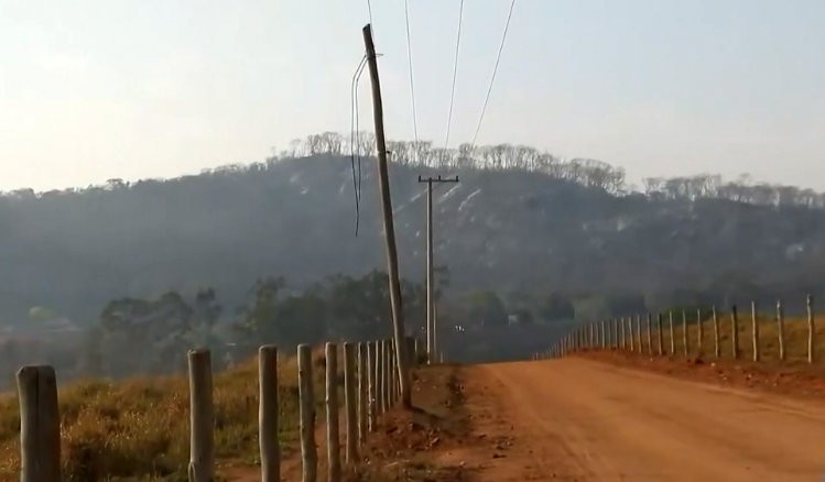 Incêndio destrói área de mata e causa prejuízos em Mococa e MG