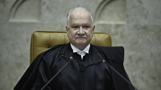 Perfil discreto de Fachin pode facilitar relação entre STF e Congresso, avaliam parlamentares - Ministro assume presidência da Suprema Corte em meio a discussões sobre anistia e operações contra parlamentares envolvendo o uso de emendas.