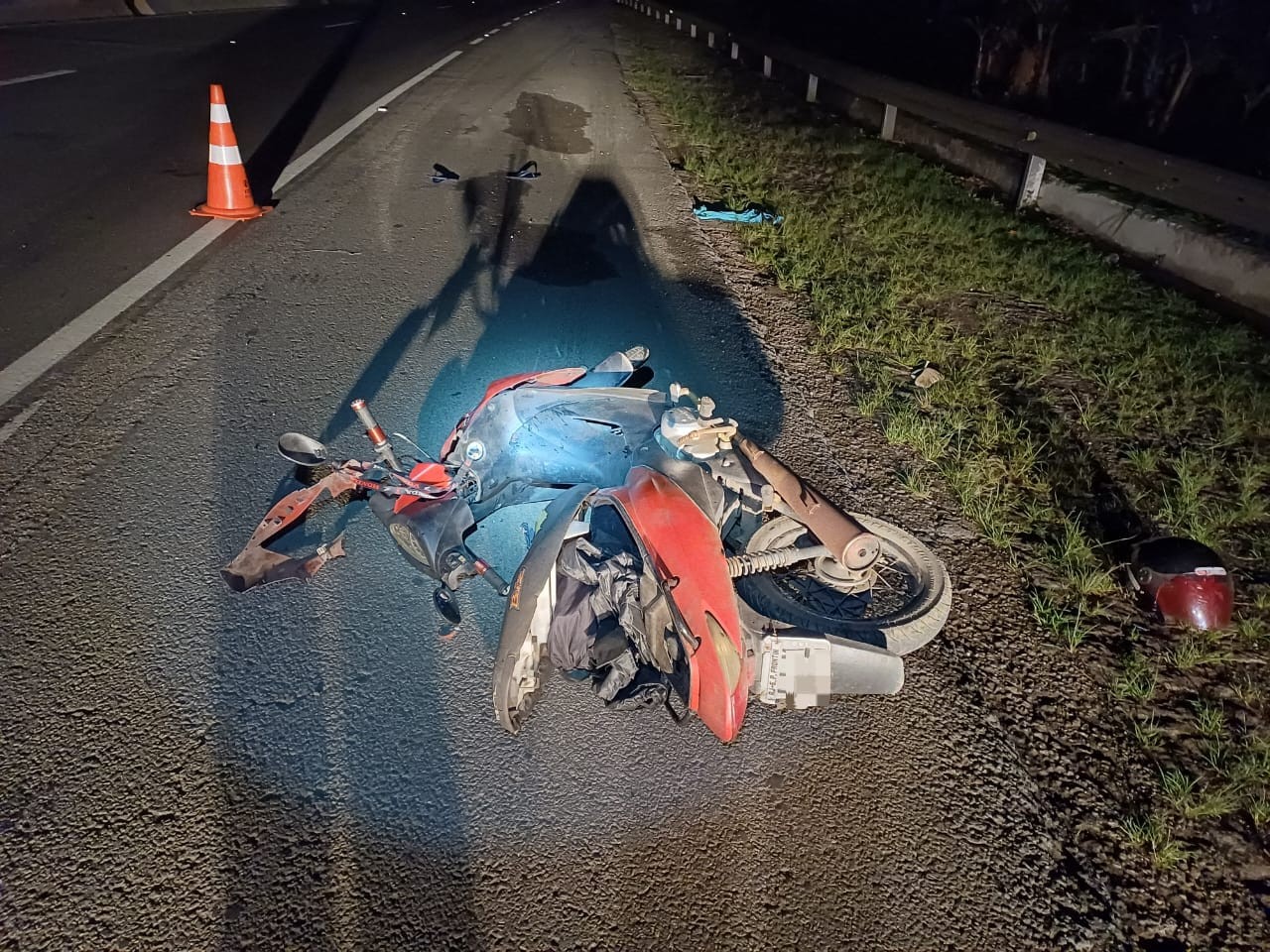 Acidente deixa duas pessoas gravemente feridas na Via Dutra, em Piraí