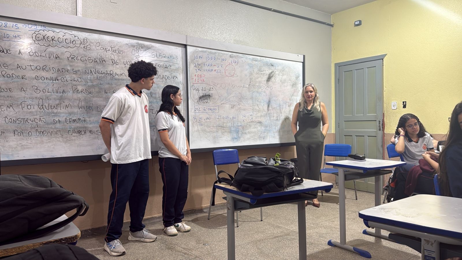 Estudantes participam de Canvas de Políticas Públicas sobre democracia e transformação digital em Porto Velho