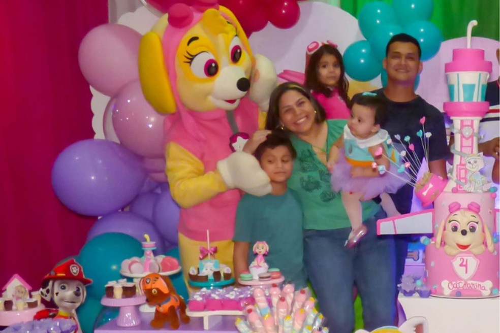 Menino de 9 anos salva irmã após engasgo em Manaus. — Foto: Divulgação