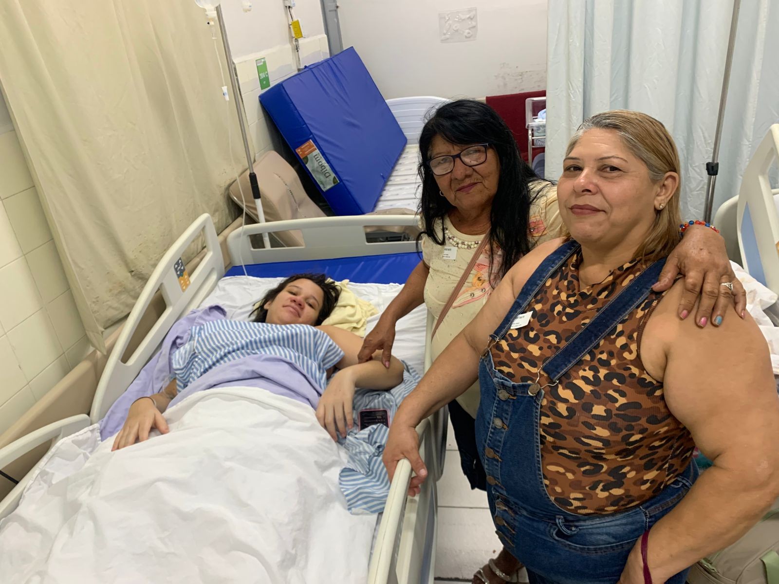 Primeira nascida em hospital do RN volta a unidade para parto de bisneto; mulher dá nome ao local