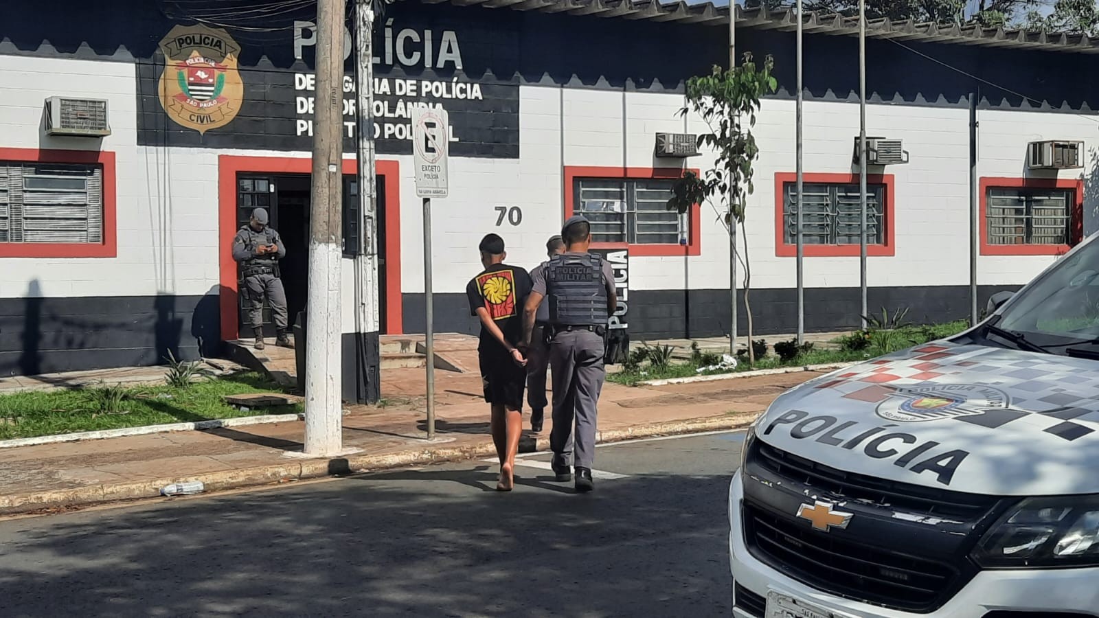 Roubo a caminhão de entregas termina com suspeito morto e adolescente apreendido em Hortolândia 