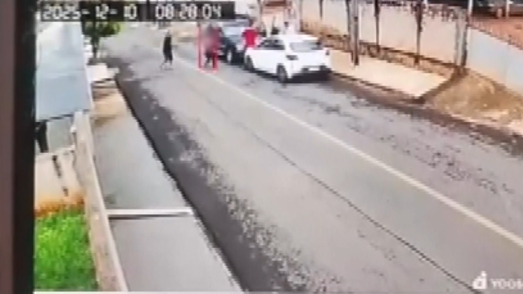 Briga entre vizinhos após acidente de trânsito termina com dois mortos baleados, no PR; crime foi filmado