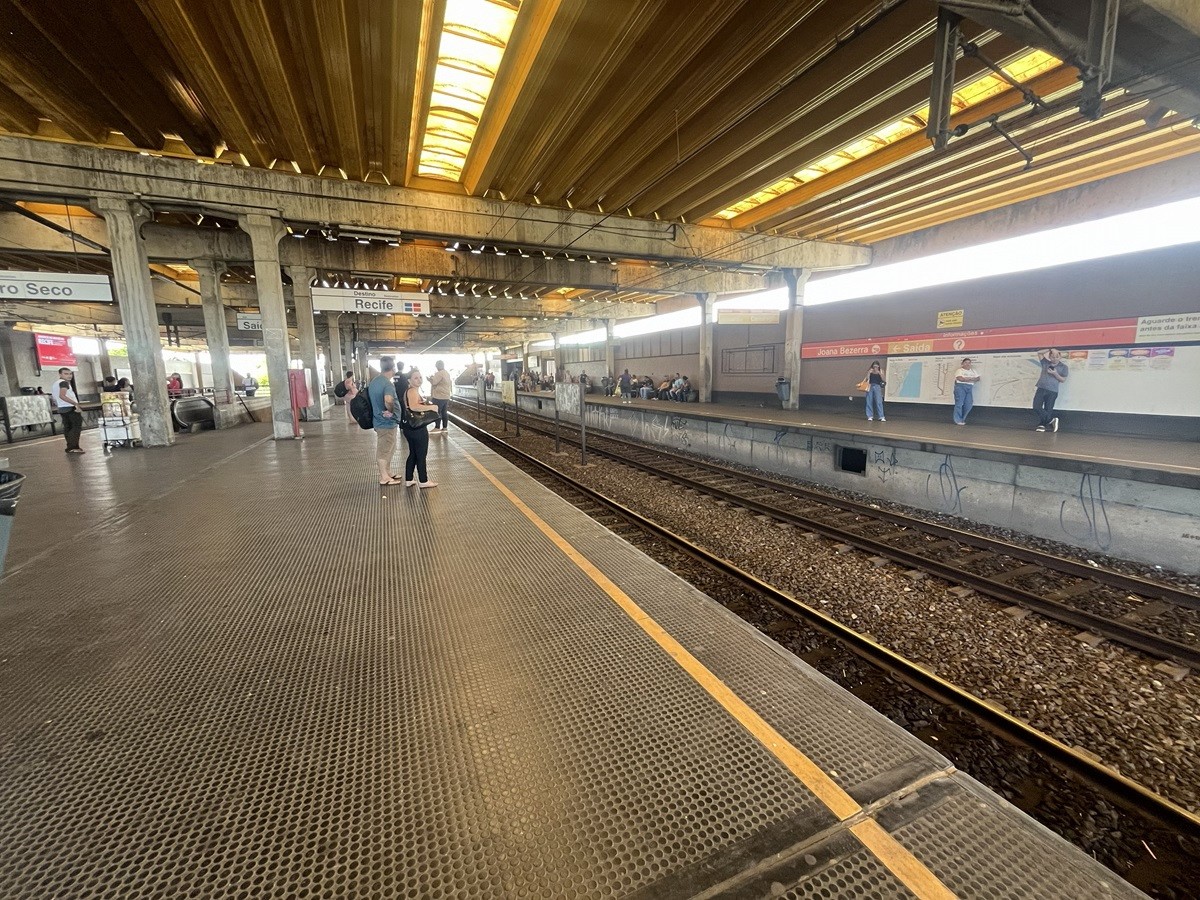 Ramal Camaragibe do Metrô do Recife volta a funcionar após ficar dois dias fechado