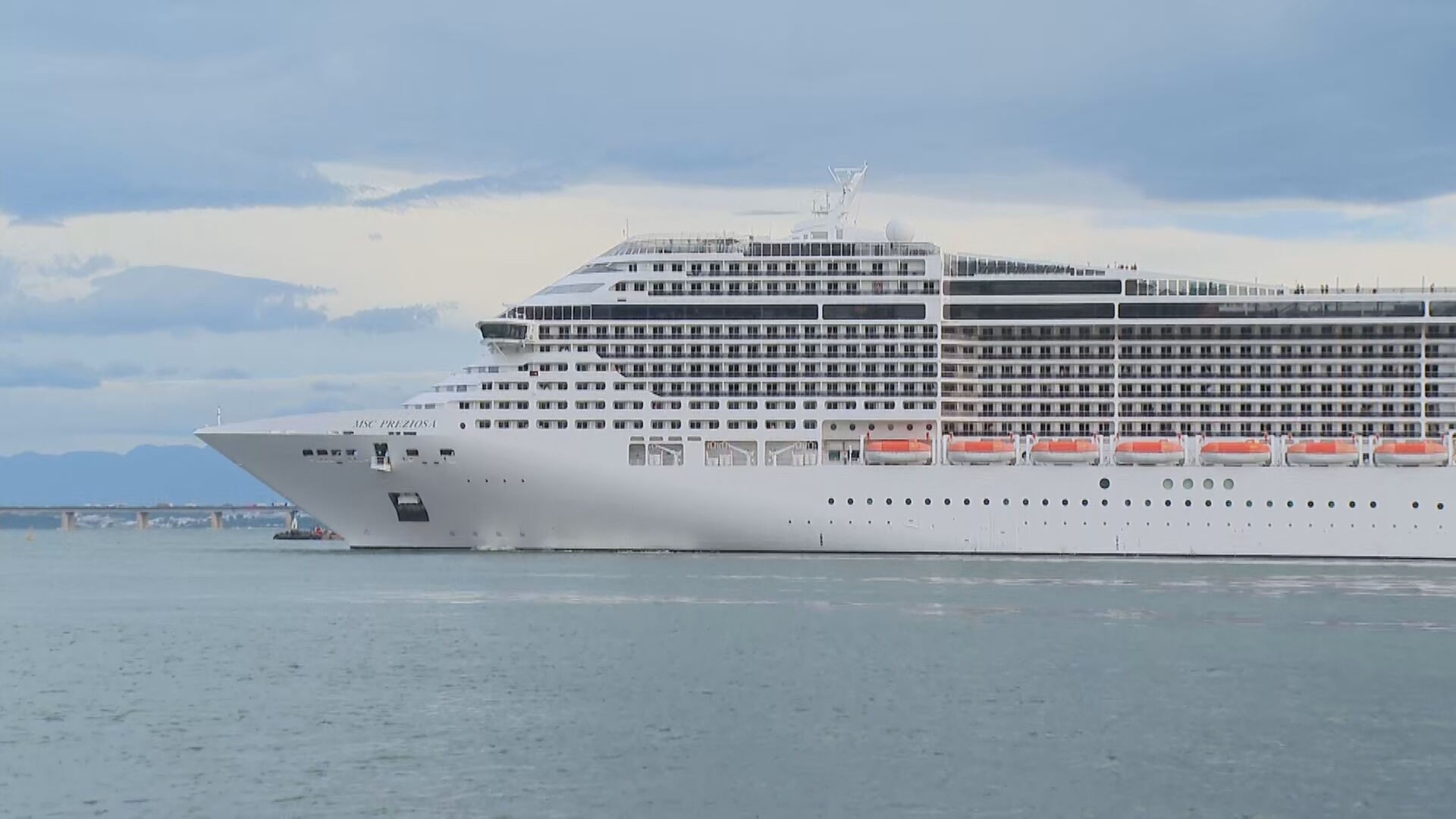 Temporal impede navio de cruzeiro de atracar no Porto de Salvador nesta terça