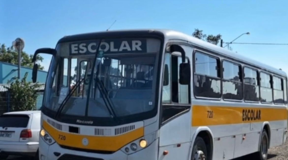 Ônibus escolar é furtado de terreno usado como estacionamento em Piracicaba: 'sempre ficou ali', diz vizinha 