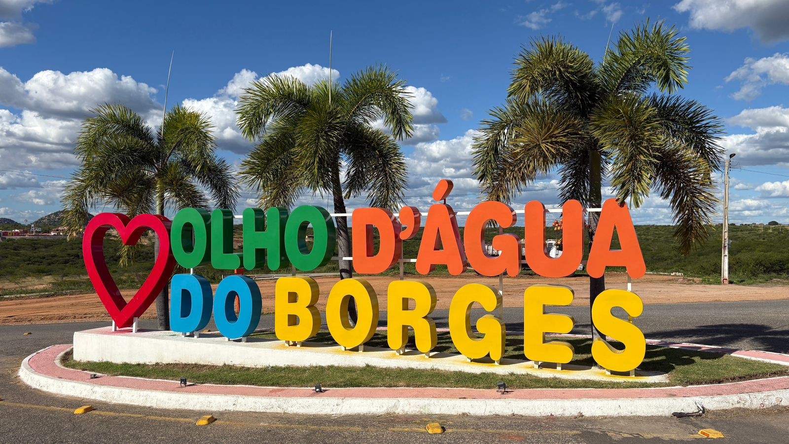 Derradeiro de Maio lota pousadas e movimenta comércio em Olho D’Água do Borges